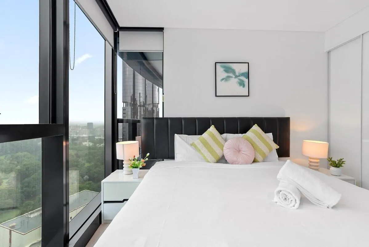 Marvelous 2Br 2Ba Skytower Apt With Private Balcony Brisbane