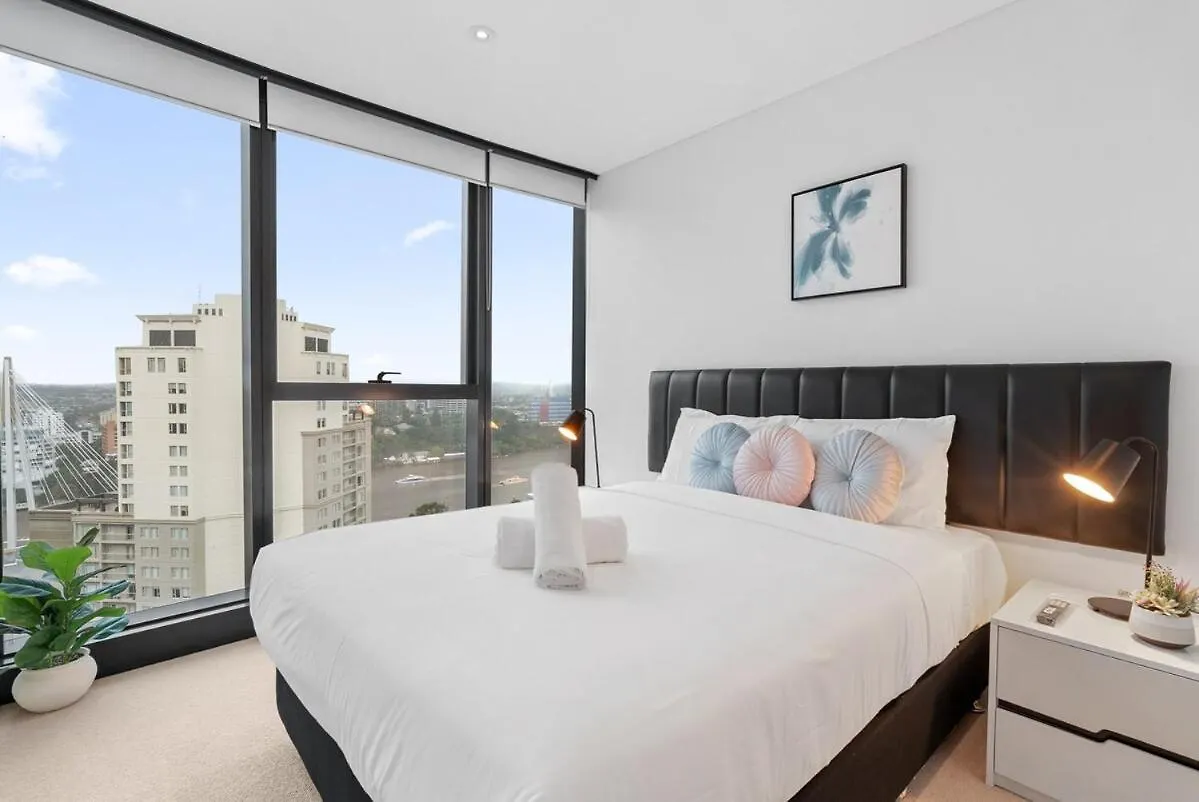 Marvelous 2Br 2Ba Skytower Apt With Private Balcony Brisbane