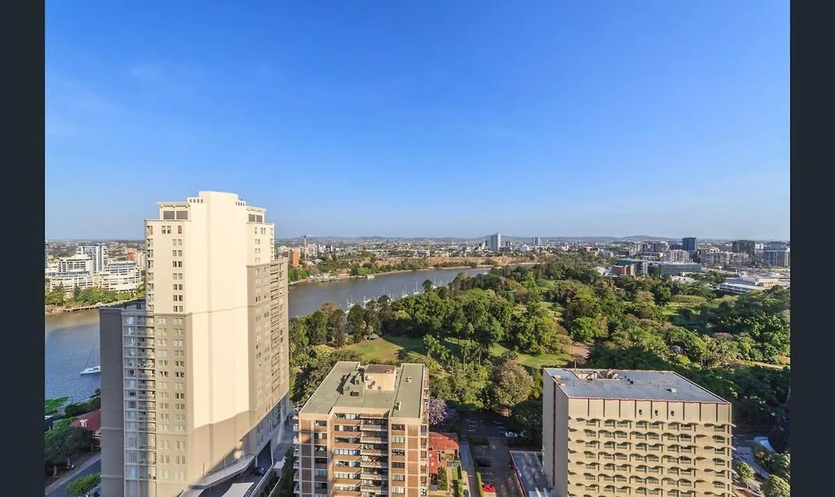 Marvelous 2Br 2Ba Skytower Apt With Private Balcony Brisbane Apartment